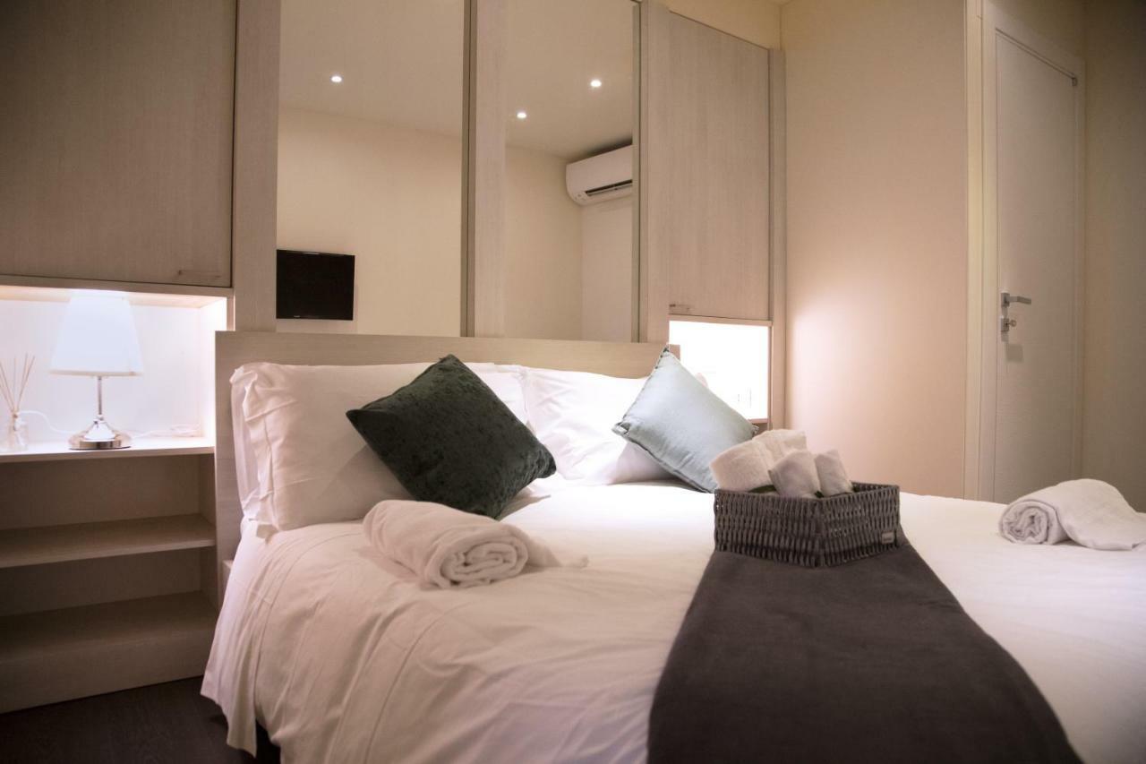 H-Aviva Giubbonari Apartment Рим Екстер'єр фото