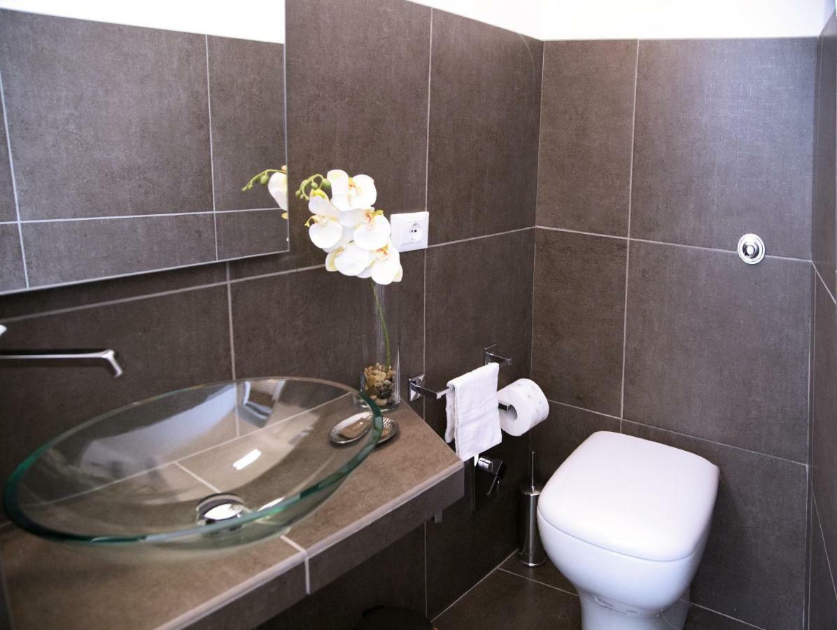 H-Aviva Giubbonari Apartment Рим Екстер'єр фото