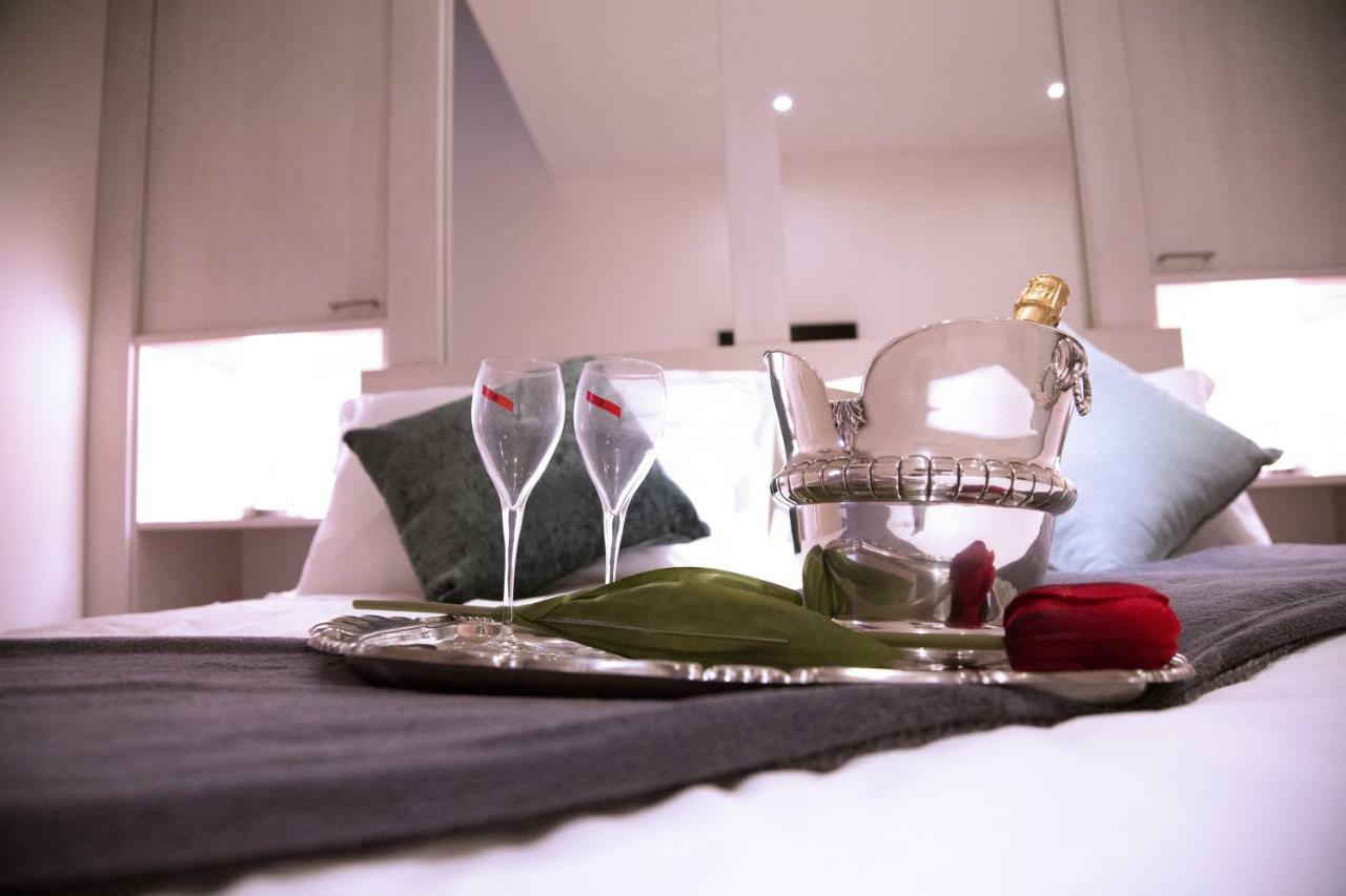 H-Aviva Giubbonari Apartment Рим Екстер'єр фото